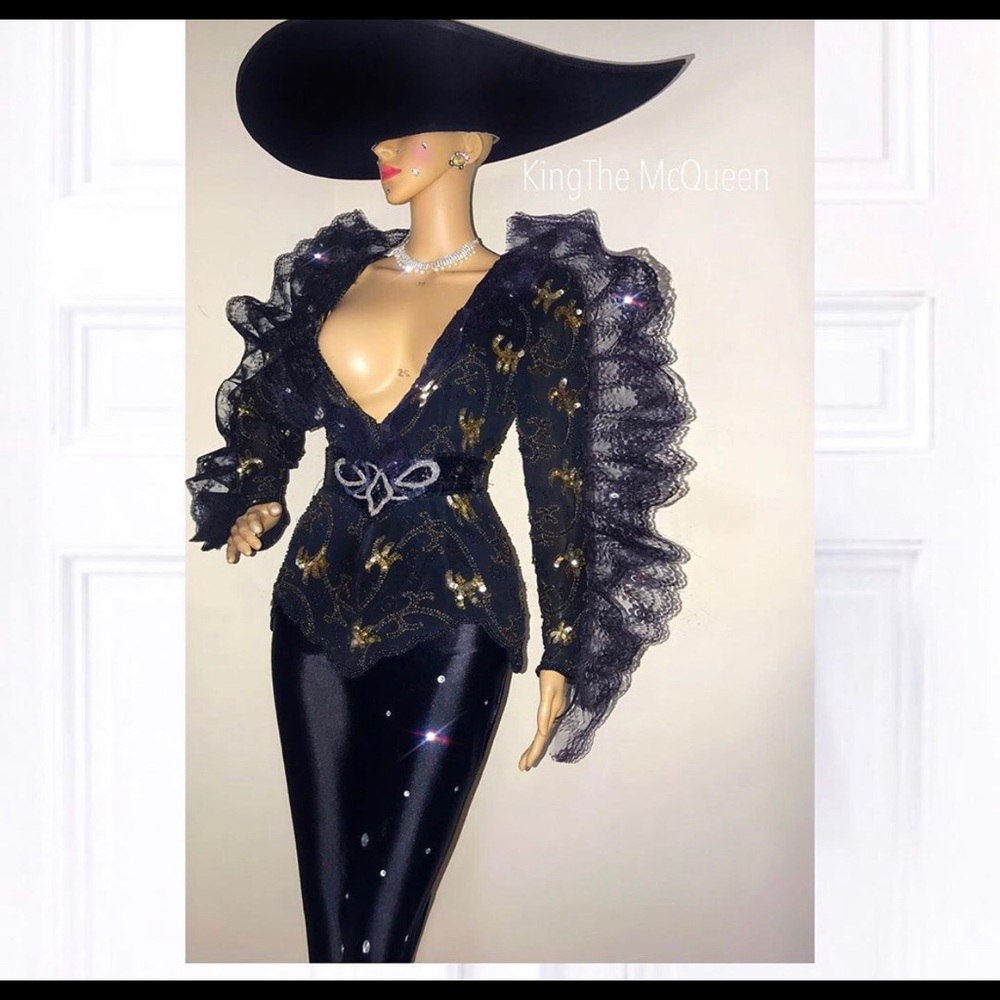 Custom made outfit xs ( hat and belt not included)